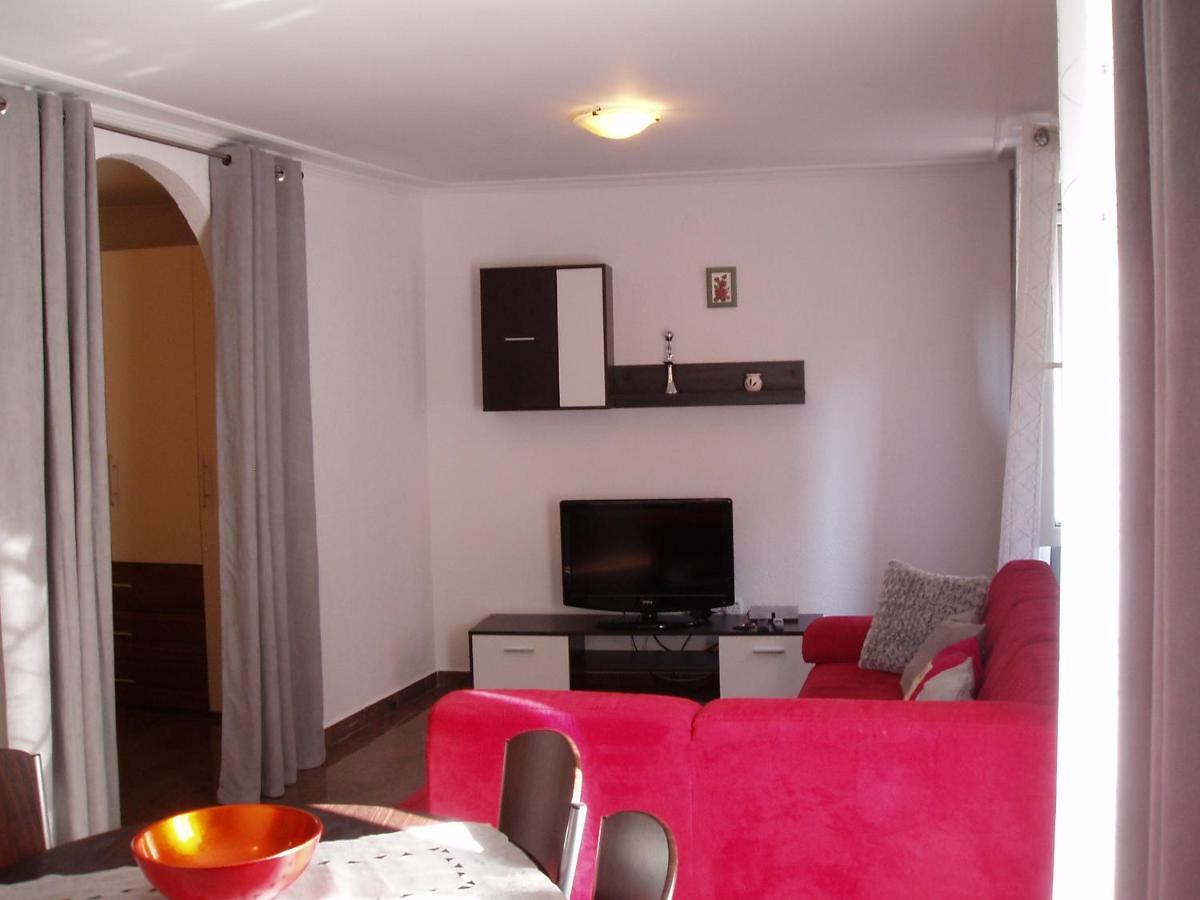 Apartment Oaza ロヴィニ エクステリア 写真