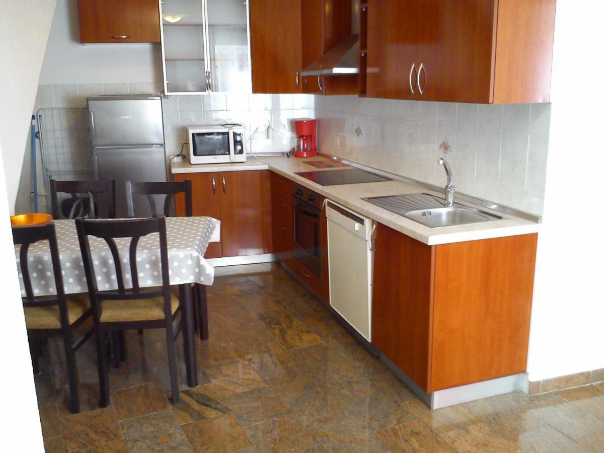 Apartment Oaza ロヴィニ エクステリア 写真